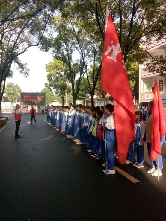 澧县城关中学:"小手牵大手",师生共促城市文明