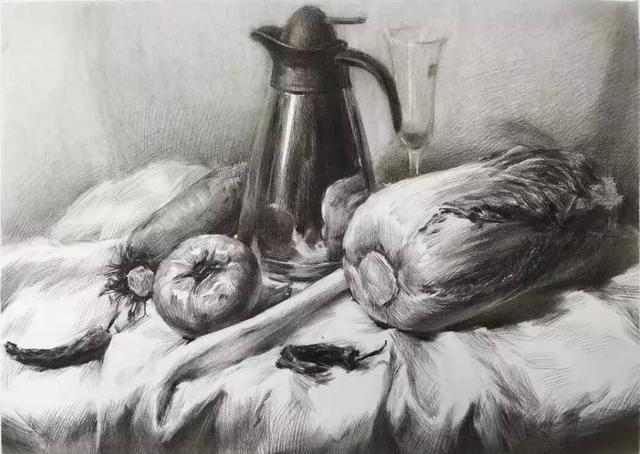 素描静物需要画250张左右