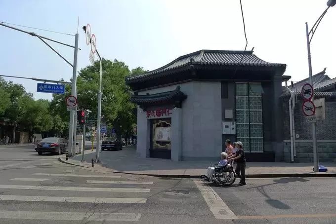 又称东华门外南街 有内务府属库房,衙署 位于北京市东城区南池子大街