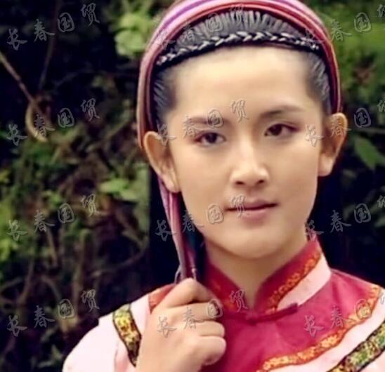 谢娜25年前素颜旧照曝光清纯靓丽娇俏可人