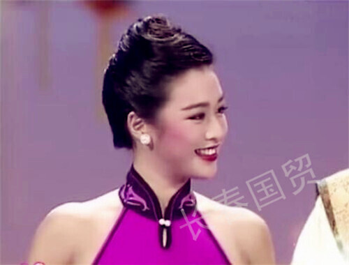 钟丽缇23岁选美比赛泳装照曝光,青春靓丽身材出众