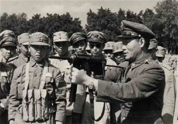 1950年孙立人收到陈毅策反信后问:怎么不是朱德写的