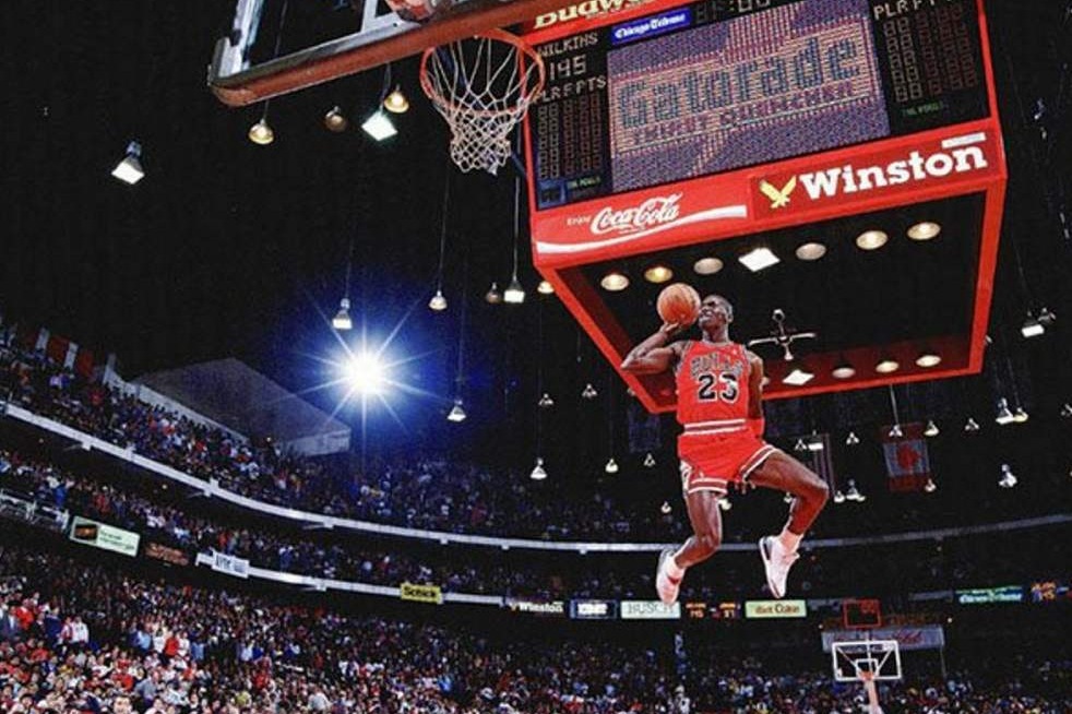 艺术家创作出3d版迈克尔·乔丹 复刻飞人扣篮大赛经典瞬间