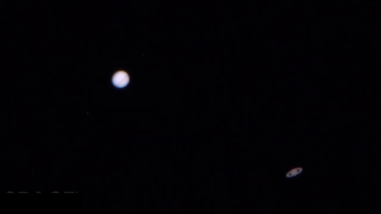 格里菲斯天文台观测到木星超级接近土星瞬间的美丽画面