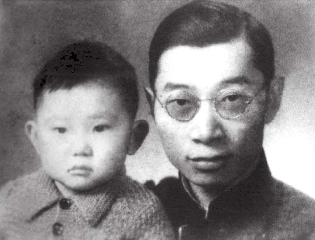 1934年3月出生的傅聪,由于傅雷与朱梅馥的长子夭折,傅聪的出生得到