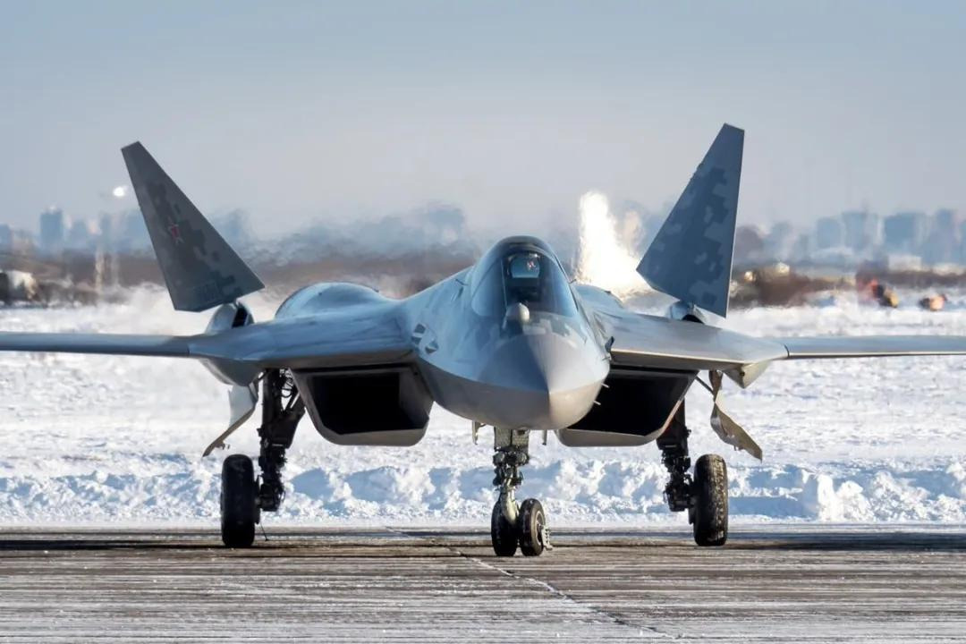 姗姗来迟,俄罗斯终获量产型苏57战机,正式进入五代机时代