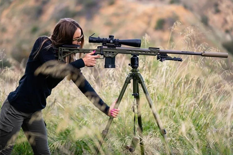 美国加州狩猎俱乐部定制国内专用9倍镜,老外人手一只