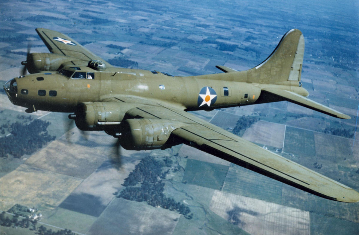 美国航展将B-17轰炸机撞成两半的P-63，究竟是什么来头？_凤凰网
