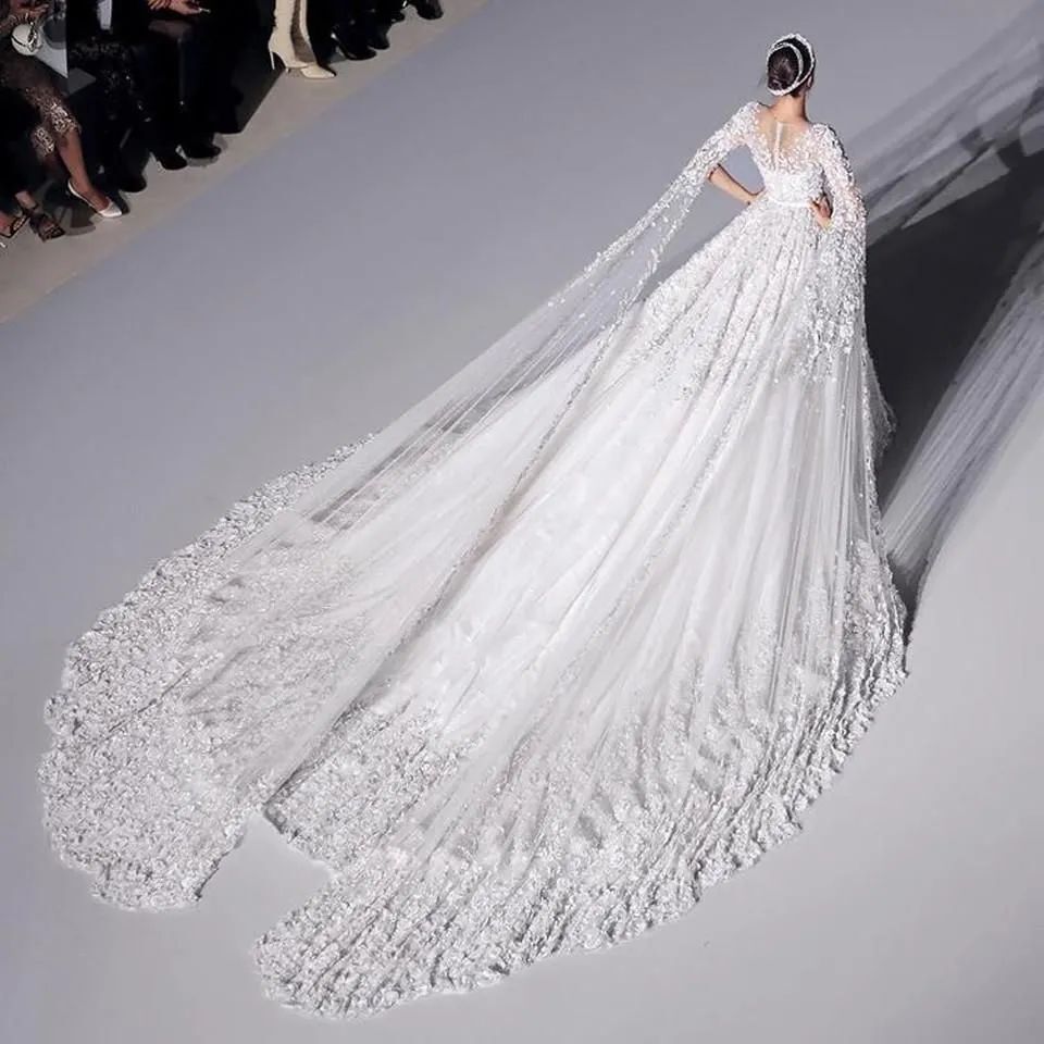 耗时6000个小时,价值410w,世界上最大婚纱的创造者破产了_凤凰网时尚