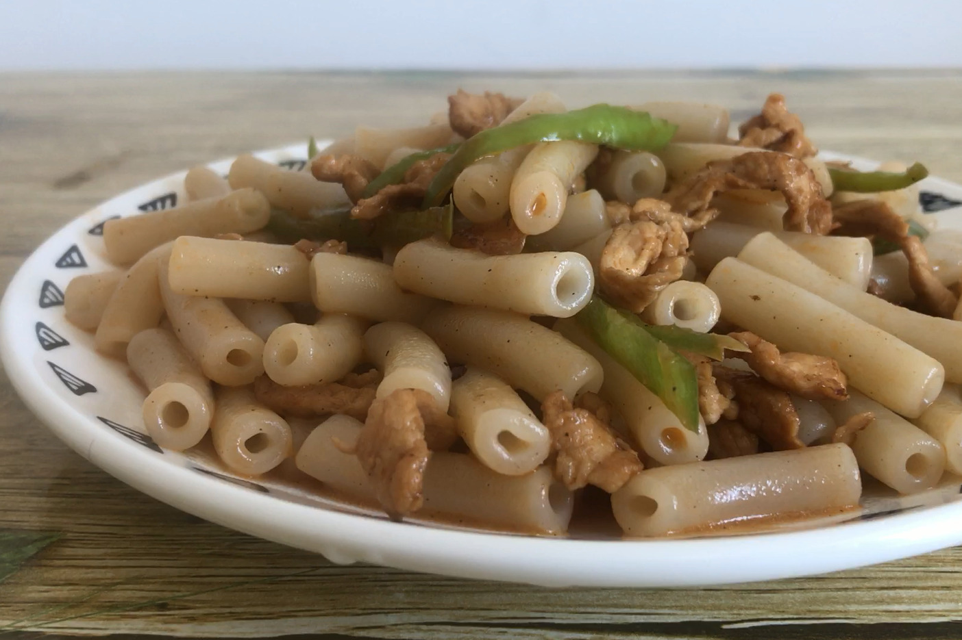 减脂美食肉丝通心粉的家常做法酸甜爽口快试试吧