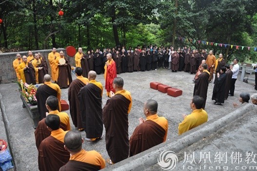 报政府宗教工作部门备案同意,由光秀法师接替他任海幢寺住持的职位,出