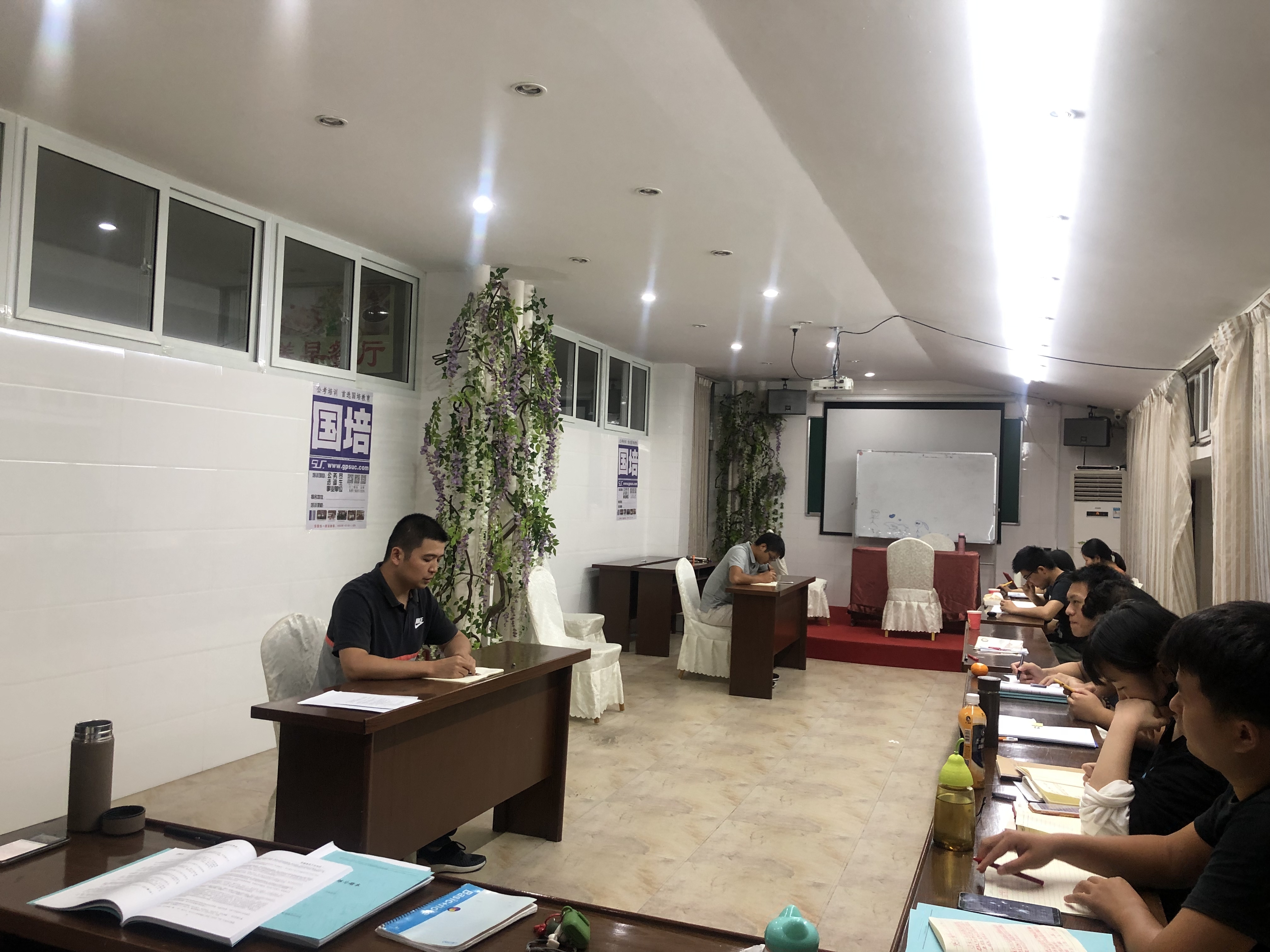 2021江苏扬州事业单位面试:理性对待“人工智能”的发展—国培