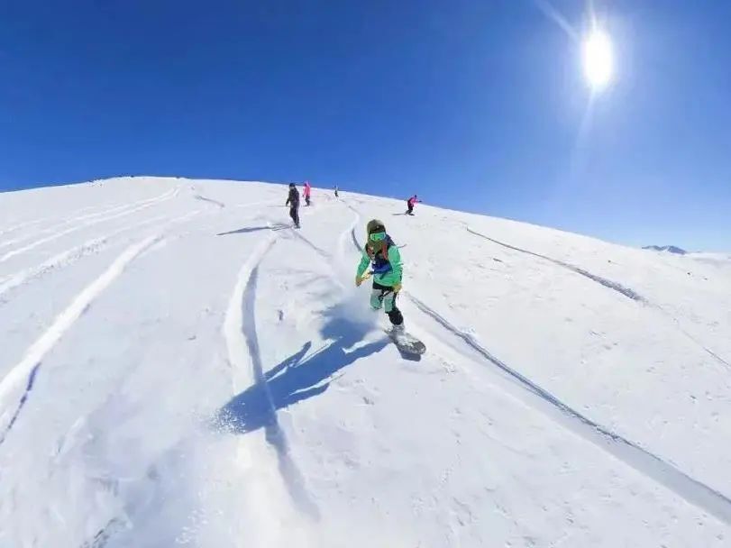 【2022北京冬奥会】赏雪滑雪玩雪就来阿勒泰,动感冰雪享无限激情