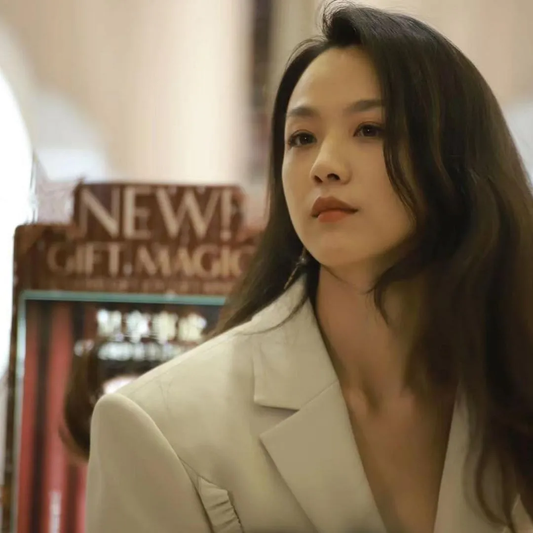 大花们在争艳汤唯却包了块地养鸡娱乐圈留给你们