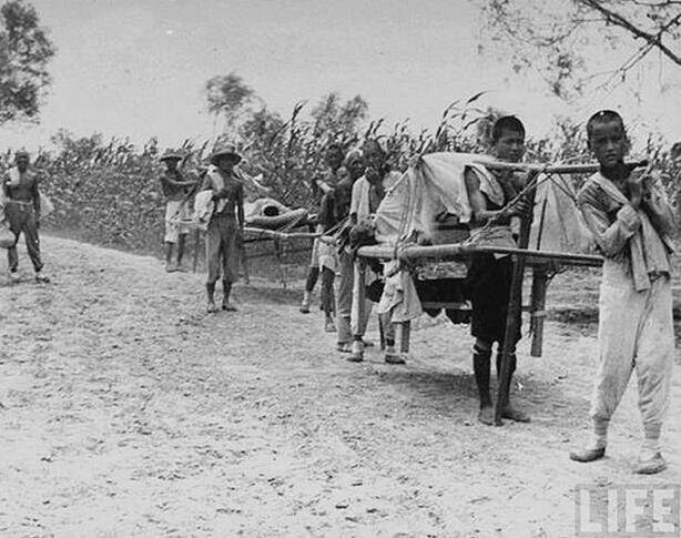 1940年抗日儿童团小朋友,坚强而勇敢