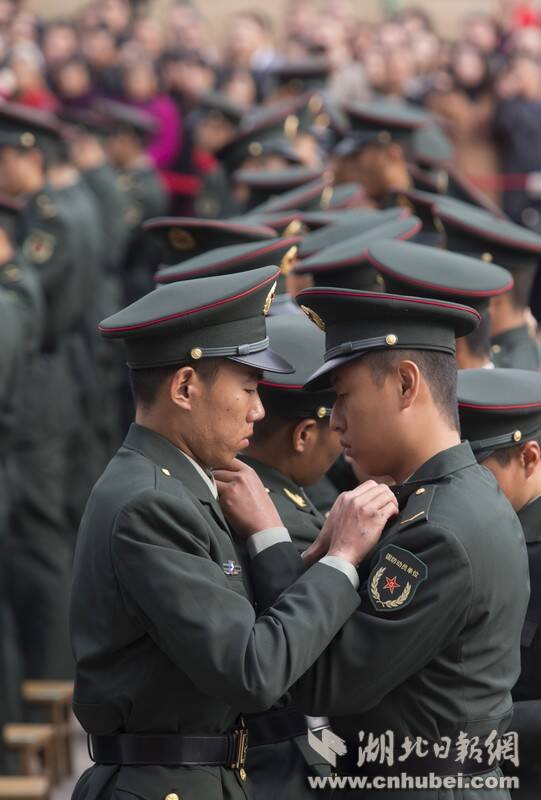 直击新兵授衔