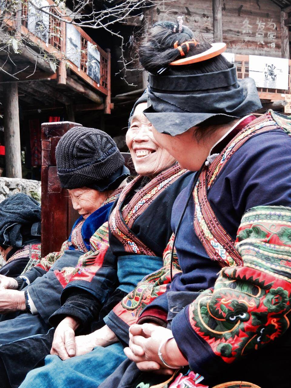 1/11 雷山的大塘新桥村又叫短裙苗第一村,据说这里是超短裙的鼻祖