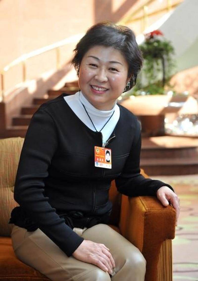 其中,年仅36岁的杨惠妍成为中国女首富,并且在平均年龄为54.
