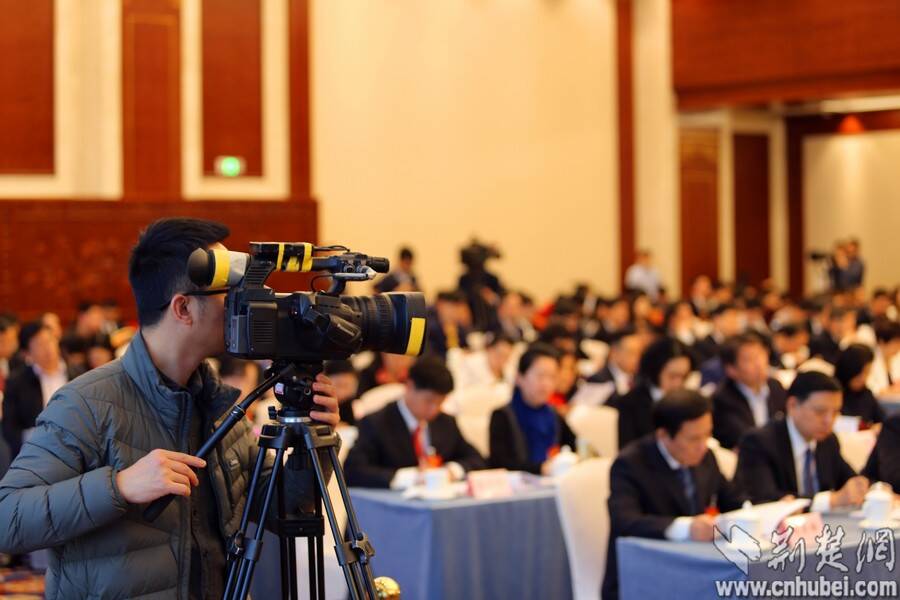 [2017全国两会]中外媒体聚焦湖北代表团开放日