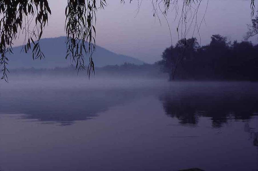 西湖美景三月天简谱_情人节后 最适合情侣的牵手旅行地