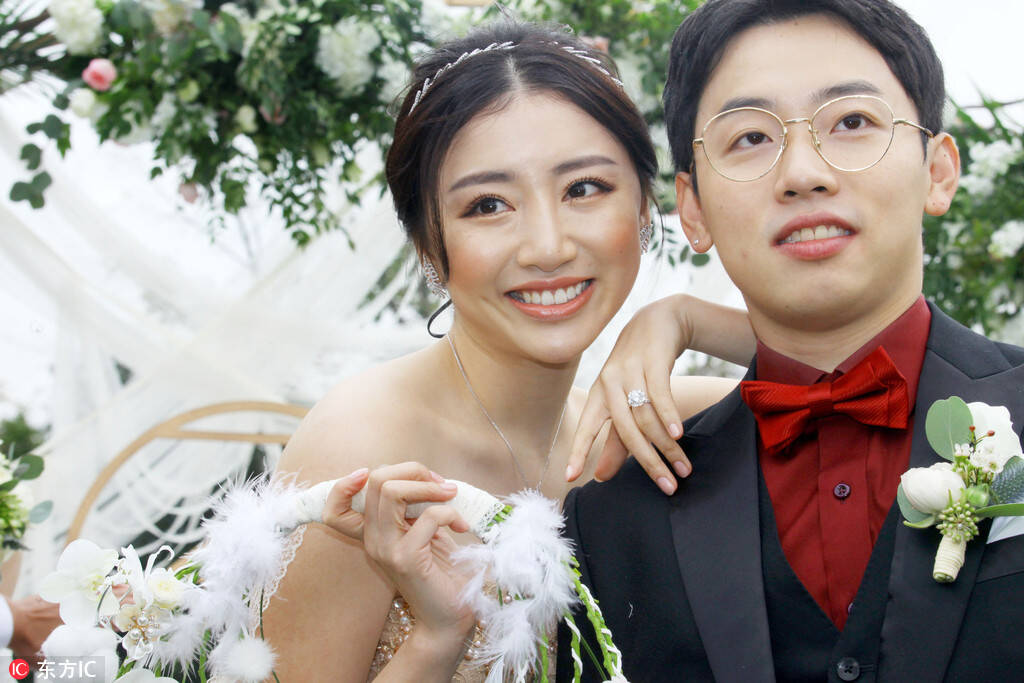 王邹凯与艺术体操女神周捷大婚的日子,两人相恋10年此次也是补办婚礼