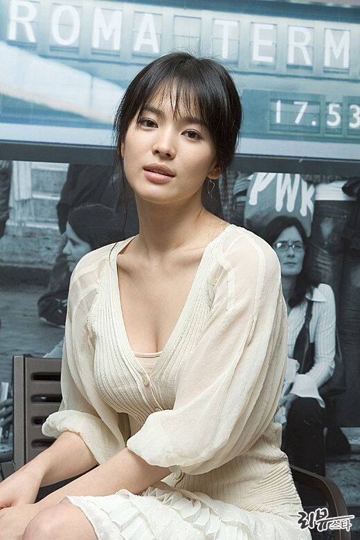 金泰熙获封韩国最美脸蛋 打败女神李英爱全智贤