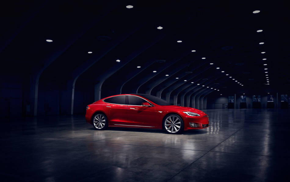 特斯拉Model s 车机升级 98521790707378e.jpg