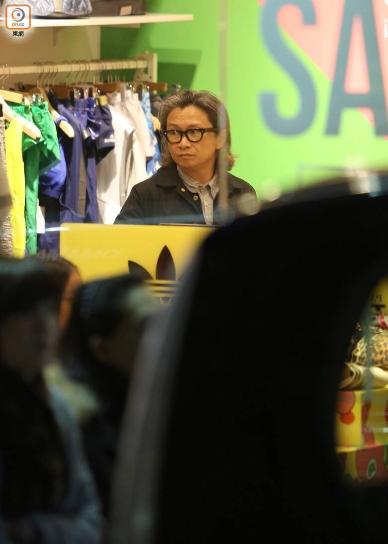 陈可辛变虎爸教育爱女 和陈是知当街“过招”_手机凤凰网