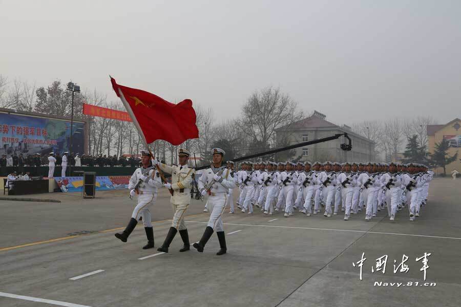 12月5日上午,北海舰队2013年新兵入伍训练结业阅兵典礼在某训练基地