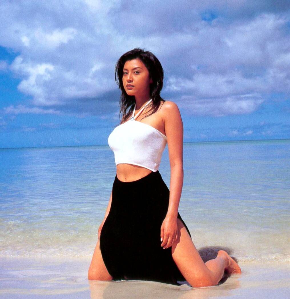 昔日女神肿么了?43岁藤原纪香脸部浮肿显发福