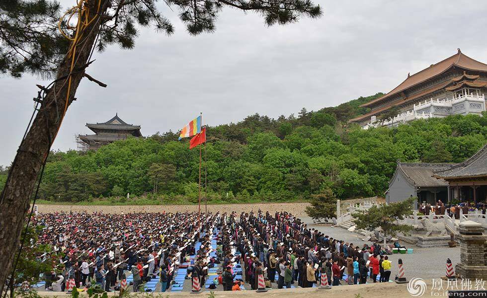 两天一夜:全程记录大悲寺万人拜忏数千人皈依