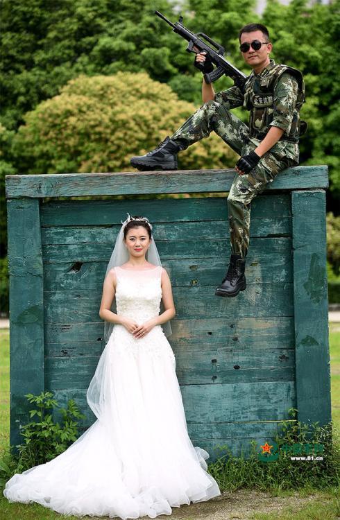 军人拍婚纱照_民国军人拍婚纱照图片