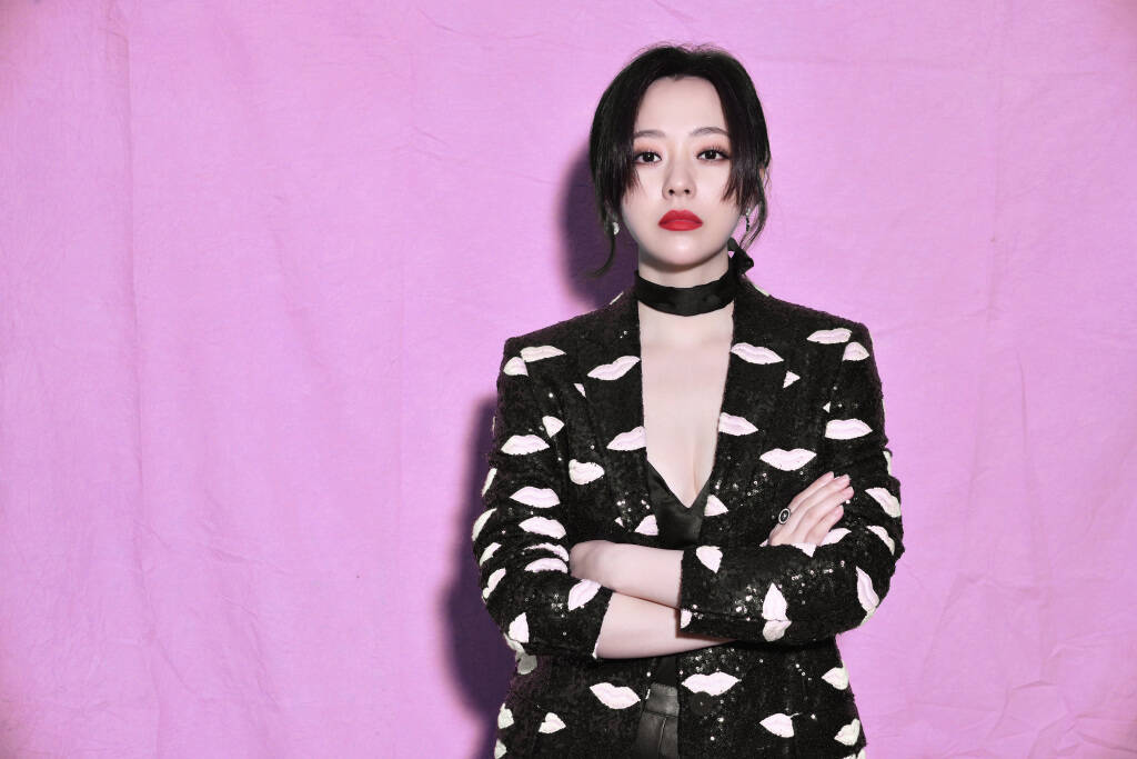 女歌手张靓颖性感美艳时尚写真