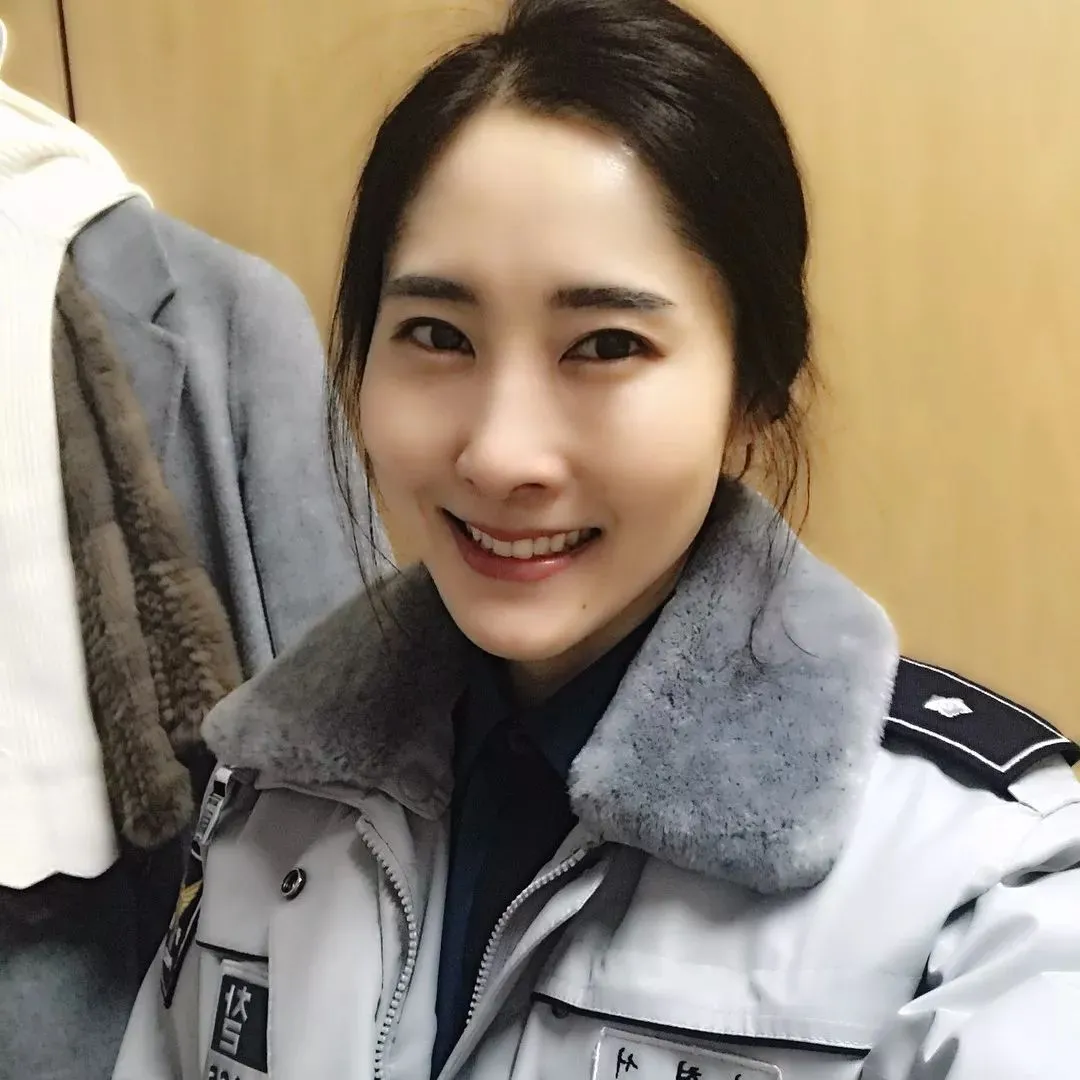 40岁女警察身材照曝光，她孩子4岁，健身2年，罪犯看完想被抓…