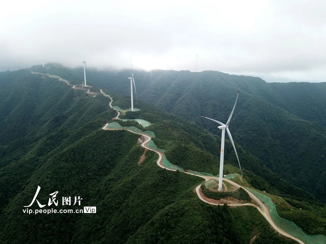 贵州黔东南：生态风电“好风光”(图5)