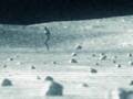网传月球上外星人惊人视频 身材修长