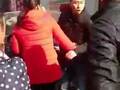 原配街頭狂毆小三 男子勸阻也遭暴打