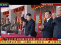 金正恩向受阅部队挥手 与刘云山侧耳交谈