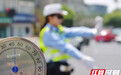 株洲交警烈日下坚守岗位,为道路交通安全默默奉献