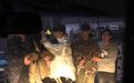 王凯深夜醉酒紧靠一女子肩头 工作人员:只是朋友