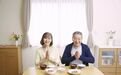 60岁后坚决离婚的中国夫妻:婚姻死了,爱情可以重觅
