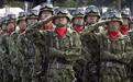 日本自卫队招不到人政府急了:多给队员发福利