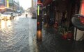 暴雨袭击北台湾 议员:此时不放豪雨假,何时放?