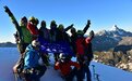 北航登山队一行13人成功登顶海拔5430米半脊峰