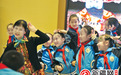 京剧名师入校园“圈粉”中小学生
