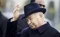 二战中长大的“孤儿总统”, 51岁当选连任27年, 逝后普京曾为他跪拜