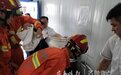 压面机“咬手”,梁山消防队员拆掉轴承救人
