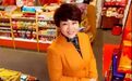 靠一家20平米的小店,她打造出年收入36亿,市值80亿的零食帝国