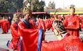 写春联贴门神:孔子故里再现“专属年味”(图)