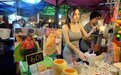 泰国夜市美女老板爆红 网友:想去朝圣